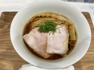 地鶏醤油らぁ麺¥990