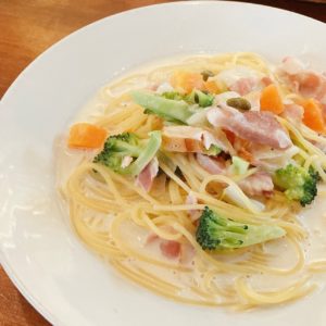 ベーコンとブロッコリーのクリームソース