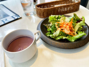 サラダ＋紫ニンジンのスープ