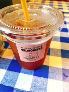 「SALMONBEAR」アイスコーヒーS 100円