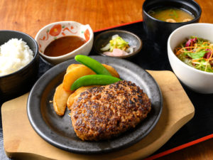 「和牛料理 要」黒毛和牛100%ハンバーグステーキ定食 ¥1,100