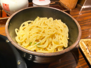 「四川辣麺」替え玉(180円)