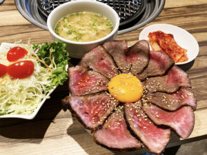 「家康」牛肉タタキ丼ランチ¥1,000