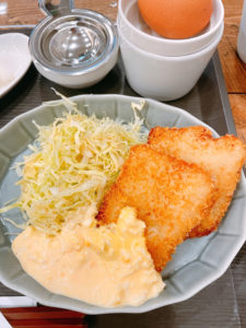 「えっぐつりー」コンビーフ丼ランチ 950円
