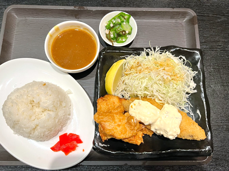 「万喜鶏 堺筋本町店」の白身魚フライ定食¥780(税込)
