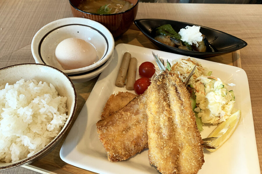 「よこぼり食堂」魚定食900円