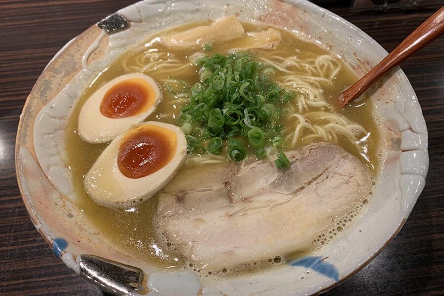 「麺や信」ラーメン850円＋味玉150円