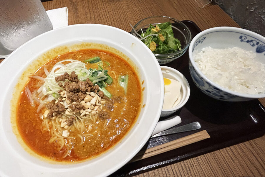 「楽山」坦々麺セット