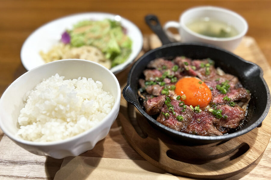 「ANNIESDINER」鉄板ハラミステーキ