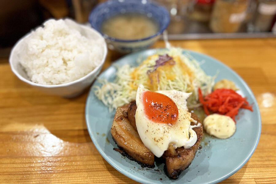 「エソラ」チャーシューエッグ定食