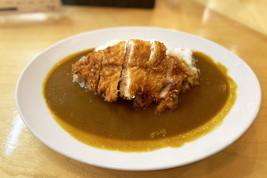 「ヤマトカレー」とりカツカレー