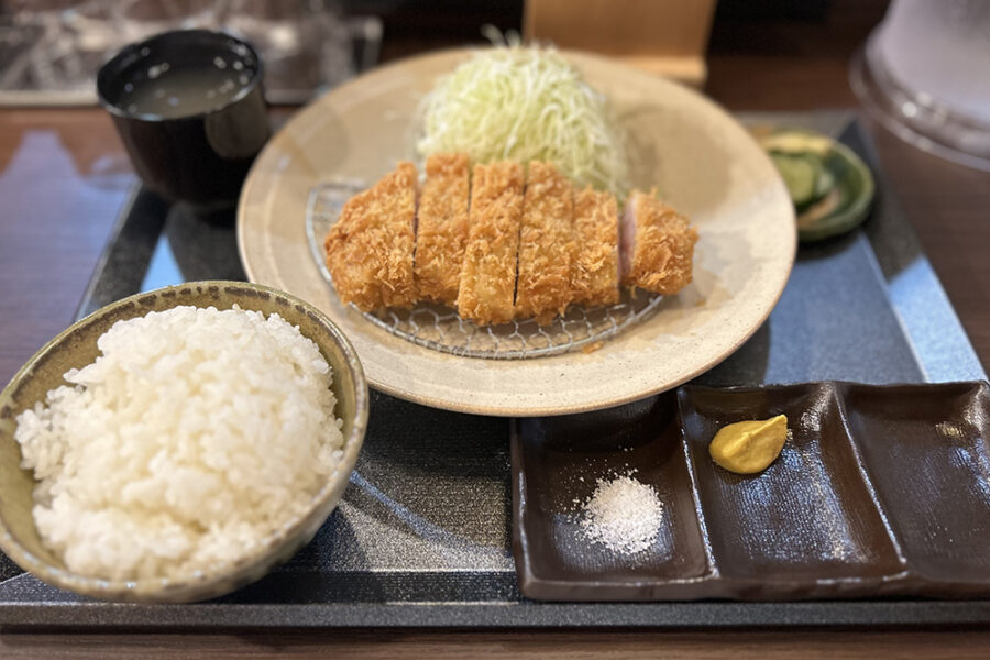 「源屋」認定山形豚ロースカツ定食