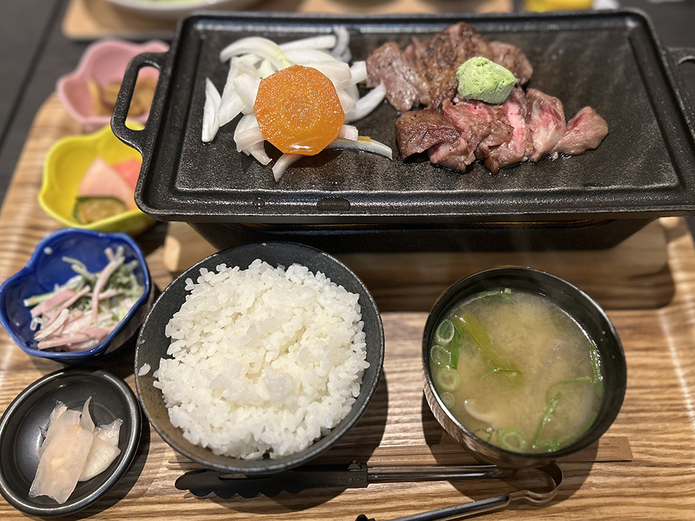 「FUNDELI」和牛メガネステーキランチ