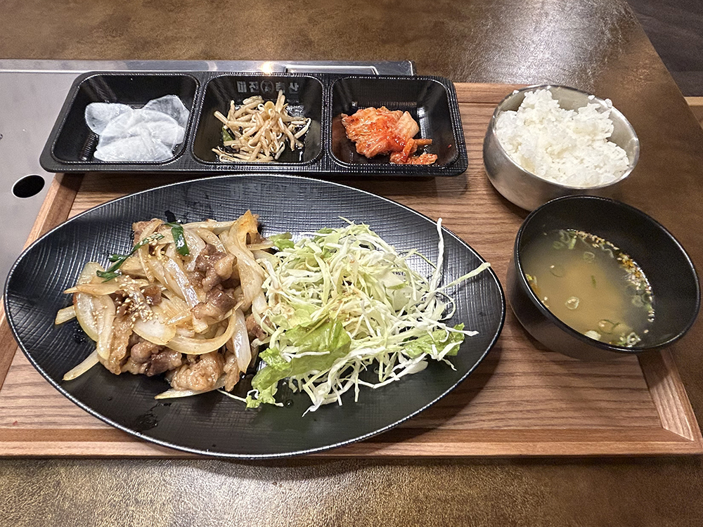 「ミジンチクサン」野菜たっぷりプルコギ定食