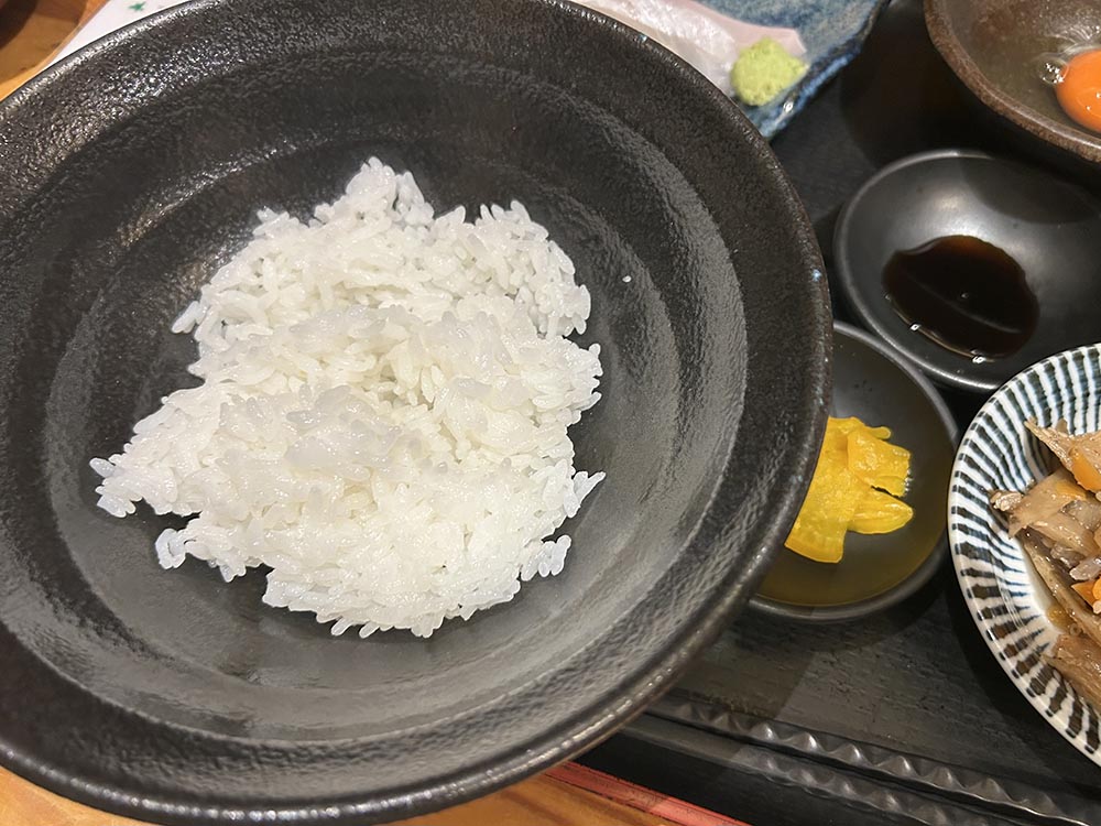 「佐之家」ご飯と漬物