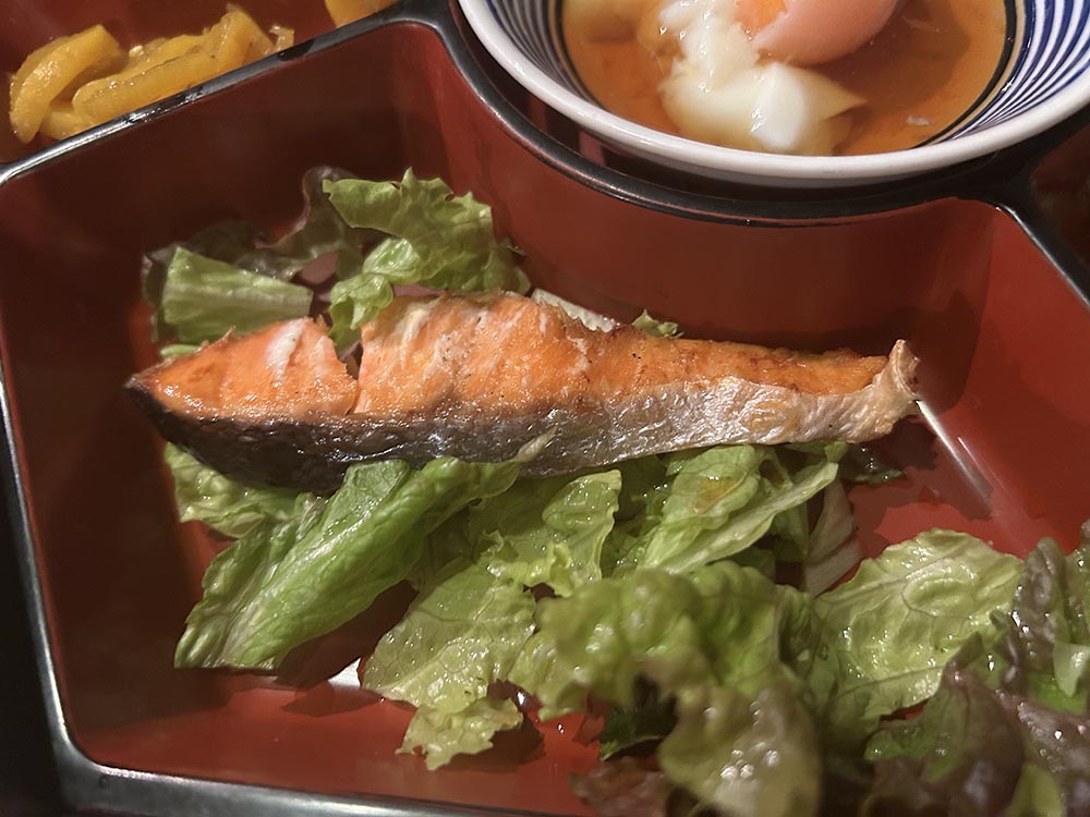 「多満喜」サケの塩焼き